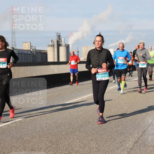 03.10.2025 - Köhlbrandbrückenlauf Lena Gebhardt http://msf.ph/oto/9142052 03.10.2025 09:59:52 Position 2 1467, 1049, 1615 meine-sportfotos.de