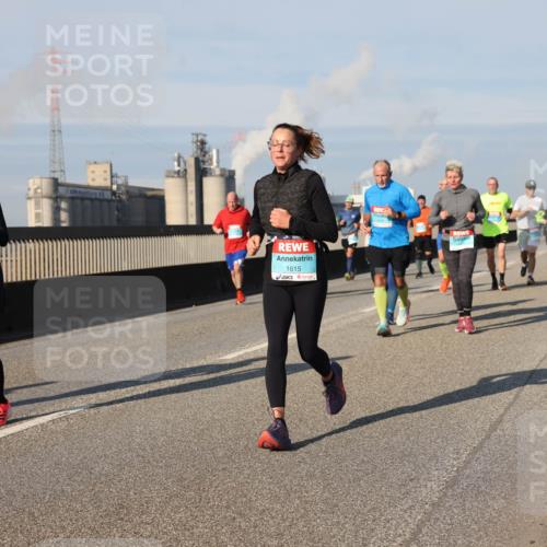 03.10.2025 - Köhlbrandbrückenlauf Lena Gebhardt http://msf.ph/oto/9142055 03.10.2025 09:59:52 Position 2 1049, 1615 meine-sportfotos.de