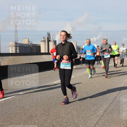 03.10.2025 - Köhlbrandbrückenlauf Lena Gebhardt http://msf.ph/oto/9142064 03.10.2025 09:59:52 Position 2 10, 1615 meine-sportfotos.de
