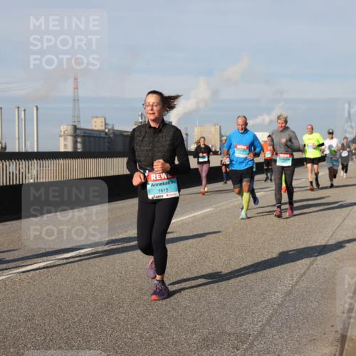 03.10.2025 - Köhlbrandbrückenlauf Lena Gebhardt http://msf.ph/oto/9142070 03.10.2025 09:59:52 Position 2 1615 meine-sportfotos.de