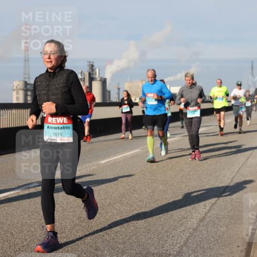 03.10.2025 - Köhlbrandbrückenlauf Lena Gebhardt http://msf.ph/oto/9142073 03.10.2025 09:59:53 Position 2 1615 meine-sportfotos.de