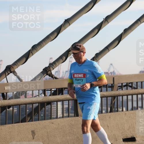 03.10.2025 - Köhlbrandbrückenlauf Yannick Fuchs http://msf.ph/oto/9142078 03.10.2025 08:27:23 Position 2 2760, 1286 meine-sportfotos.de