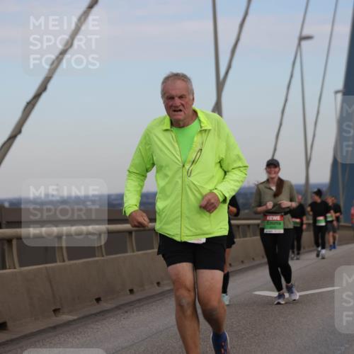 03.10.2025 - Köhlbrandbrückenlauf Jannik Wohlers http://msf.ph/oto/9142085 03.10.2025 15:40:35 Position 1  meine-sportfotos.de
