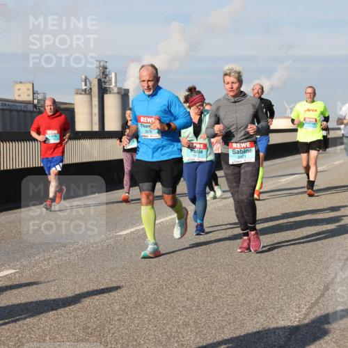 03.10.2025 - Köhlbrandbrückenlauf Lena Gebhardt http://msf.ph/oto/9142087 03.10.2025 09:59:53 Position 2 3676, 1911, 2421 meine-sportfotos.de