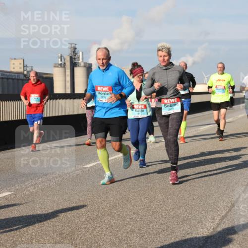03.10.2025 - Köhlbrandbrückenlauf Lena Gebhardt http://msf.ph/oto/9142089 03.10.2025 09:59:53 Position 2 3676, 191, 2421 meine-sportfotos.de