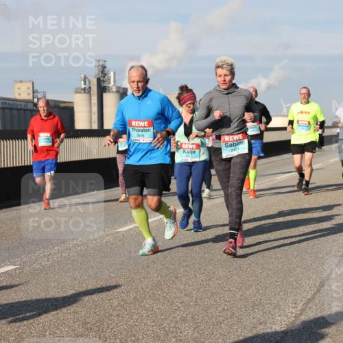 03.10.2025 - Köhlbrandbrückenlauf Lena Gebhardt http://msf.ph/oto/9142093 03.10.2025 09:59:53 Position 2 3676, 1911, 2421 meine-sportfotos.de