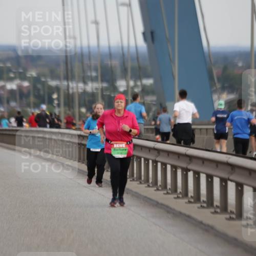03.10.2025 - Köhlbrandbrückenlauf Jannik Wohlers http://msf.ph/oto/9142103 03.10.2025 15:41:17 Position 1 9035 meine-sportfotos.de