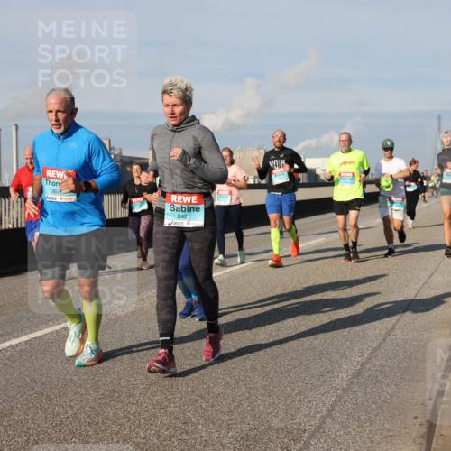 03.10.2025 - Köhlbrandbrückenlauf Lena Gebhardt http://msf.ph/oto/9142116 03.10.2025 09:59:54 Position 2 3676, 2421 meine-sportfotos.de