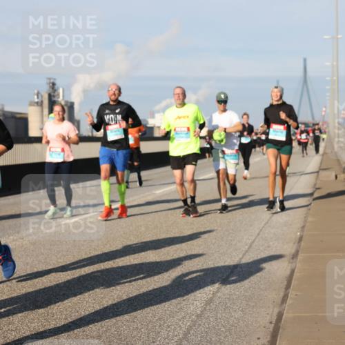 03.10.2025 - Köhlbrandbrückenlauf Lena Gebhardt http://msf.ph/oto/9142127 03.10.2025 09:59:55 Position 2 2421 meine-sportfotos.de