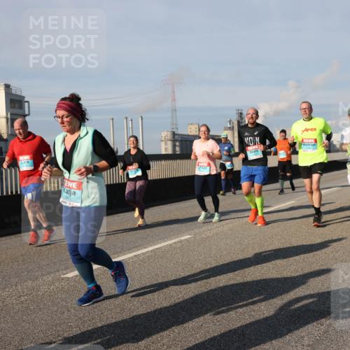 03.10.2025 - Köhlbrandbrückenlauf Lena Gebhardt http://msf.ph/oto/9142139 03.10.2025 09:59:56 Position 2 1911, 1731 meine-sportfotos.de