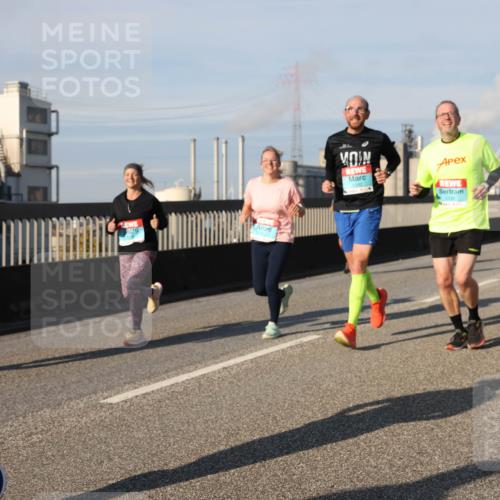 03.10.2025 - Köhlbrandbrückenlauf Lena Gebhardt http://msf.ph/oto/9142146 03.10.2025 09:59:56 Position 2  meine-sportfotos.de