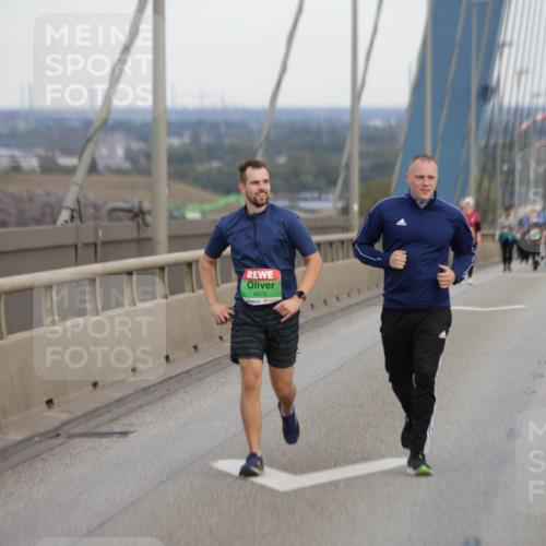 03.10.2025 - Köhlbrandbrückenlauf Jannik Wohlers http://msf.ph/oto/9142162 03.10.2025 15:41:21 Position 1 8672 meine-sportfotos.de
