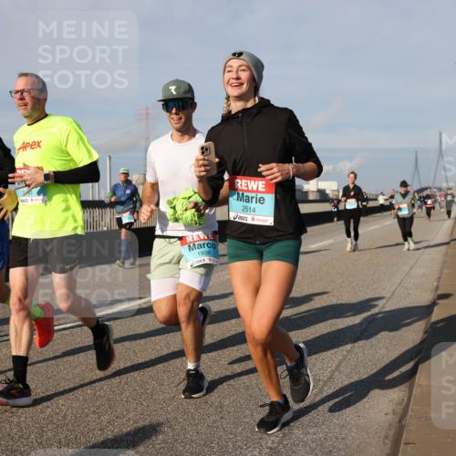 03.10.2025 - Köhlbrandbrückenlauf Lena Gebhardt http://msf.ph/oto/9142167 03.10.2025 09:59:58 Position 2 1282, 1938, 2514 meine-sportfotos.de