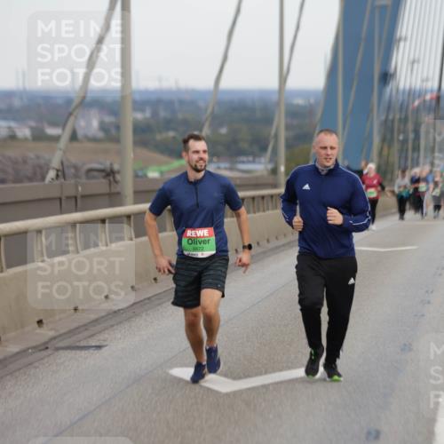 03.10.2025 - Köhlbrandbrückenlauf Jannik Wohlers http://msf.ph/oto/9142170 03.10.2025 15:41:21 Position 1 8672 meine-sportfotos.de