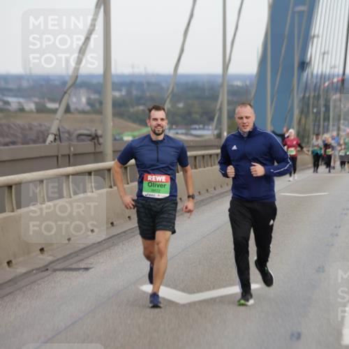 03.10.2025 - Köhlbrandbrückenlauf Jannik Wohlers http://msf.ph/oto/9142173 03.10.2025 15:41:21 Position 1 8672 meine-sportfotos.de