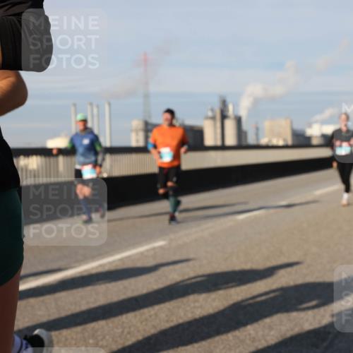 03.10.2025 - Köhlbrandbrückenlauf Lena Gebhardt http://msf.ph/oto/9142186 03.10.2025 09:59:58 Position 2  meine-sportfotos.de