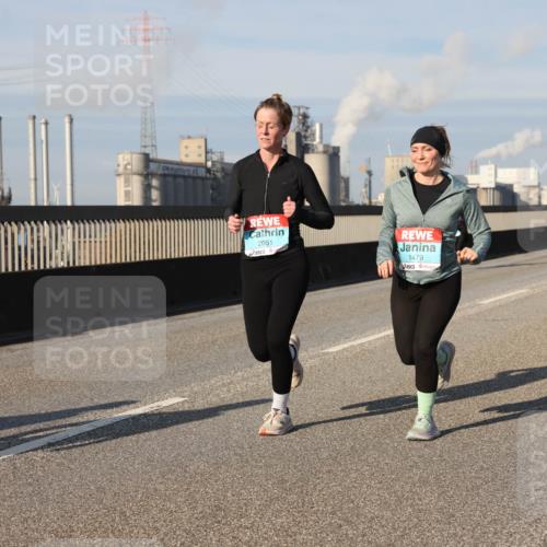 03.10.2025 - Köhlbrandbrückenlauf Lena Gebhardt http://msf.ph/oto/9142216 03.10.2025 10:00:00 Position 2 2051, 1479 meine-sportfotos.de
