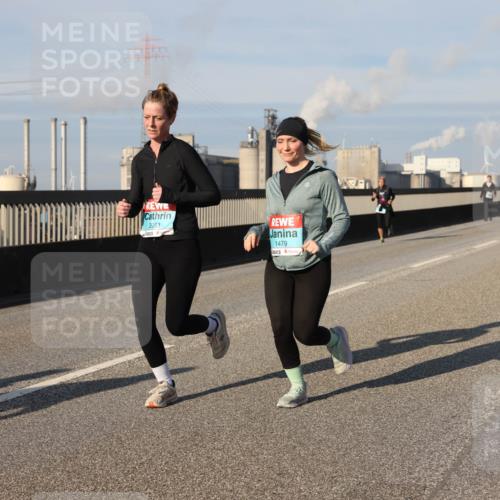 03.10.2025 - Köhlbrandbrückenlauf Lena Gebhardt http://msf.ph/oto/9142224 03.10.2025 10:00:01 Position 2 2051, 1479 meine-sportfotos.de
