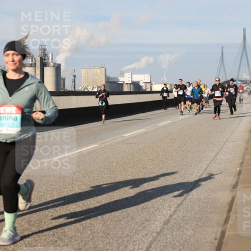 03.10.2025 - Köhlbrandbrückenlauf Lena Gebhardt http://msf.ph/oto/9142230 03.10.2025 10:00:01 Position 2 1479 meine-sportfotos.de