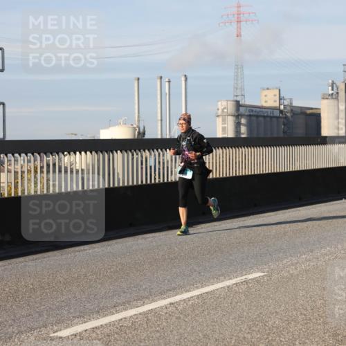 03.10.2025 - Köhlbrandbrückenlauf Lena Gebhardt http://msf.ph/oto/9142238 03.10.2025 10:00:06 Position 2  meine-sportfotos.de