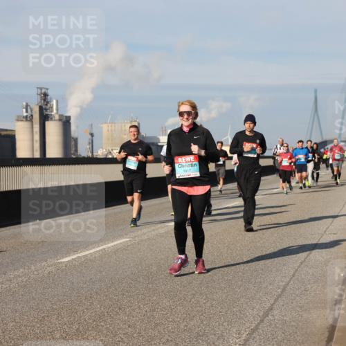 03.10.2025 - Köhlbrandbrückenlauf Lena Gebhardt http://msf.ph/oto/9142243 03.10.2025 10:00:07 Position 2 4, 1917 meine-sportfotos.de