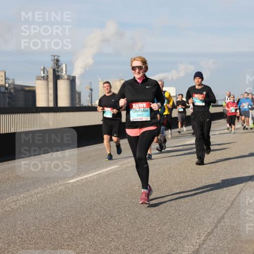 03.10.2025 - Köhlbrandbrückenlauf Lena Gebhardt http://msf.ph/oto/9142252 03.10.2025 10:00:07 Position 2 1917 meine-sportfotos.de