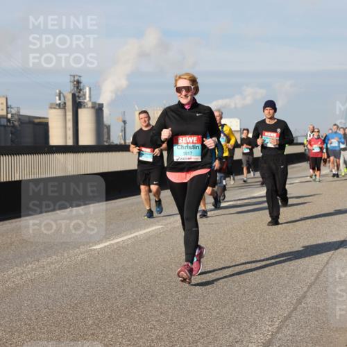 03.10.2025 - Köhlbrandbrückenlauf Lena Gebhardt http://msf.ph/oto/9142255 03.10.2025 10:00:07 Position 2 1917 meine-sportfotos.de