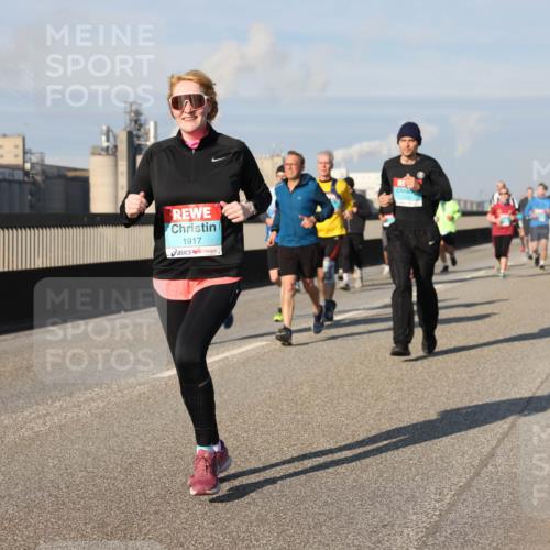 03.10.2025 - Köhlbrandbrückenlauf Lena Gebhardt http://msf.ph/oto/9142272 03.10.2025 10:00:08 Position 2 1917 meine-sportfotos.de