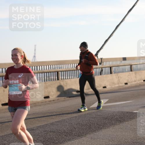 03.10.2025 - Köhlbrandbrückenlauf Yannick Fuchs http://msf.ph/oto/9142275 03.10.2025 08:27:44 Position 2 1410 meine-sportfotos.de