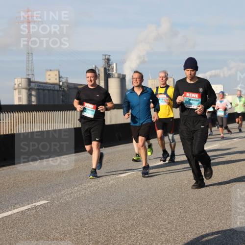 03.10.2025 - Köhlbrandbrückenlauf Lena Gebhardt http://msf.ph/oto/9142283 03.10.2025 10:00:09 Position 2 2231 meine-sportfotos.de