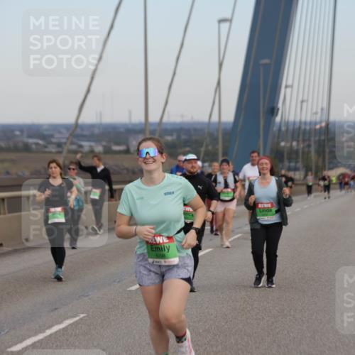 03.10.2025 - Köhlbrandbrückenlauf Jannik Wohlers http://msf.ph/oto/9142315 03.10.2025 15:41:47 Position 1 8298 meine-sportfotos.de