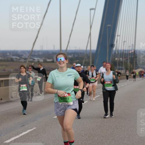 03.10.2025 - Köhlbrandbrückenlauf Jannik Wohlers http://msf.ph/oto/9142316 03.10.2025 15:41:47 Position 1 8298 meine-sportfotos.de
