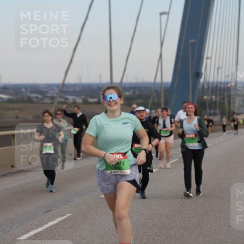 03.10.2025 - Köhlbrandbrückenlauf Jannik Wohlers http://msf.ph/oto/9142318 03.10.2025 15:41:47 Position 1 8298 meine-sportfotos.de