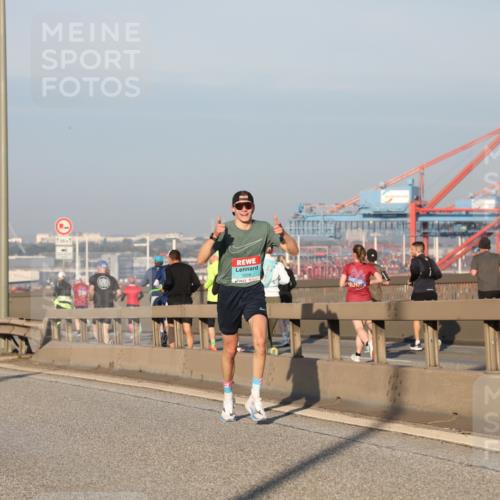 03.10.2025 - Köhlbrandbrückenlauf Yannick Fuchs http://msf.ph/oto/9142320 03.10.2025 08:27:53 Position 2  meine-sportfotos.de