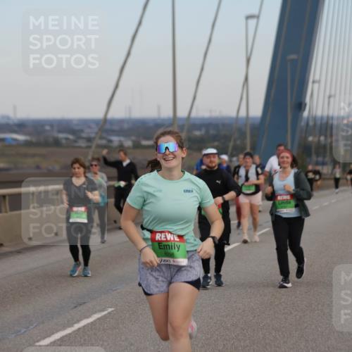 03.10.2025 - Köhlbrandbrückenlauf Jannik Wohlers http://msf.ph/oto/9142322 03.10.2025 15:41:47 Position 1 8298 meine-sportfotos.de