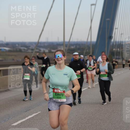 03.10.2025 - Köhlbrandbrückenlauf Jannik Wohlers http://msf.ph/oto/9142326 03.10.2025 15:41:48 Position 1 8298 meine-sportfotos.de