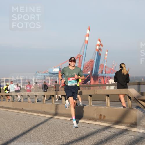 03.10.2025 - Köhlbrandbrückenlauf Yannick Fuchs http://msf.ph/oto/9142335 03.10.2025 08:27:54 Position 2  meine-sportfotos.de
