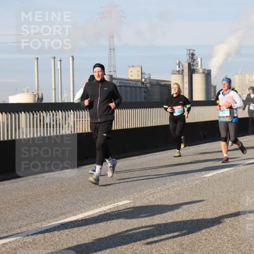 03.10.2025 - Köhlbrandbrückenlauf Lena Gebhardt http://msf.ph/oto/9142336 03.10.2025 10:00:12 Position 2  meine-sportfotos.de
