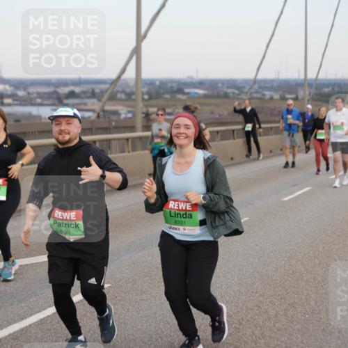 03.10.2025 - Köhlbrandbrückenlauf Jannik Wohlers http://msf.ph/oto/9142340 03.10.2025 15:41:52 Position 1 8671, 8701 meine-sportfotos.de