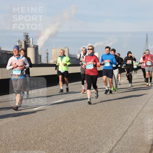 03.10.2025 - Köhlbrandbrückenlauf Lena Gebhardt http://msf.ph/oto/9142349 03.10.2025 10:00:13 Position 2 1746, 3839 meine-sportfotos.de