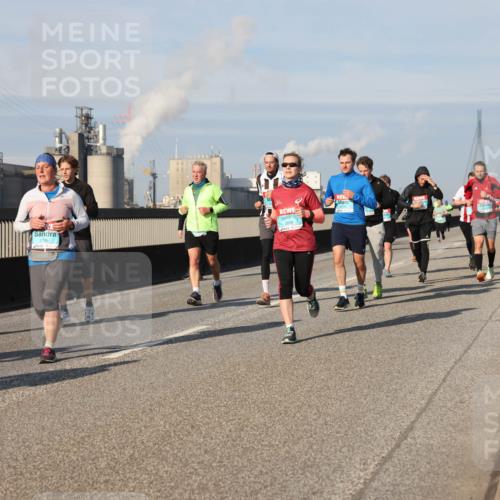 03.10.2025 - Köhlbrandbrückenlauf Lena Gebhardt http://msf.ph/oto/9142352 03.10.2025 10:00:13 Position 2 3755, 1746, 3839 meine-sportfotos.de