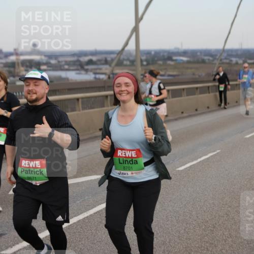 03.10.2025 - Köhlbrandbrückenlauf Jannik Wohlers http://msf.ph/oto/9142356 03.10.2025 15:41:53 Position 1 8671, 8701 meine-sportfotos.de