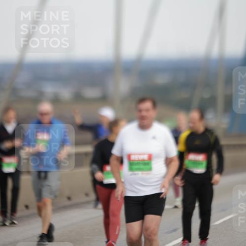 03.10.2025 - Köhlbrandbrückenlauf Jannik Wohlers http://msf.ph/oto/9142367 03.10.2025 15:41:53 Position 1 17 meine-sportfotos.de