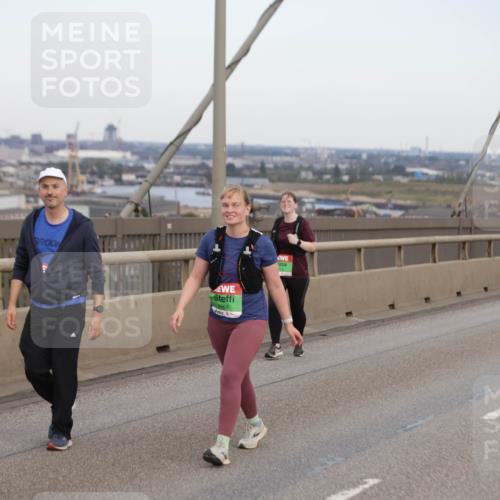 03.10.2025 - Köhlbrandbrückenlauf Jannik Wohlers http://msf.ph/oto/9142389 03.10.2025 15:42:06 Position 1 8664 meine-sportfotos.de
