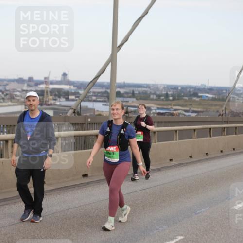 03.10.2025 - Köhlbrandbrückenlauf Jannik Wohlers http://msf.ph/oto/9142391 03.10.2025 15:42:06 Position 1 664 meine-sportfotos.de