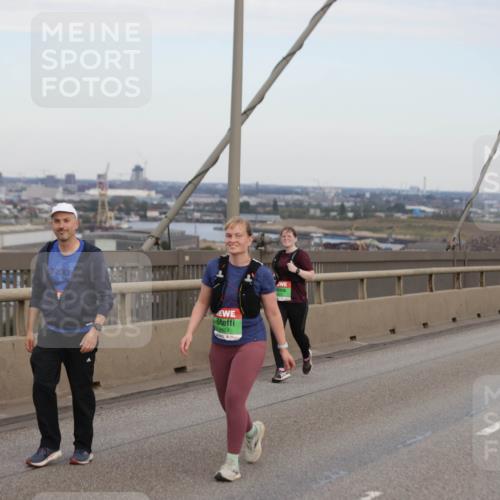03.10.2025 - Köhlbrandbrückenlauf Jannik Wohlers http://msf.ph/oto/9142392 03.10.2025 15:42:06 Position 1 8664 meine-sportfotos.de