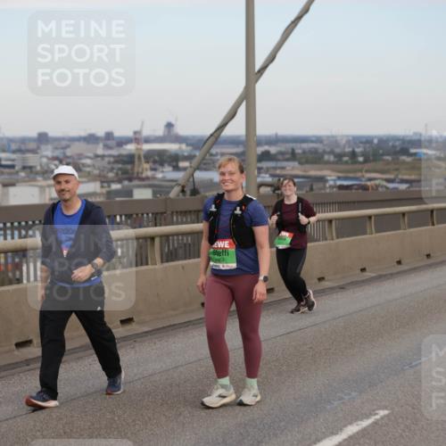 03.10.2025 - Köhlbrandbrückenlauf Jannik Wohlers http://msf.ph/oto/9142400 03.10.2025 15:42:06 Position 1 8664 meine-sportfotos.de
