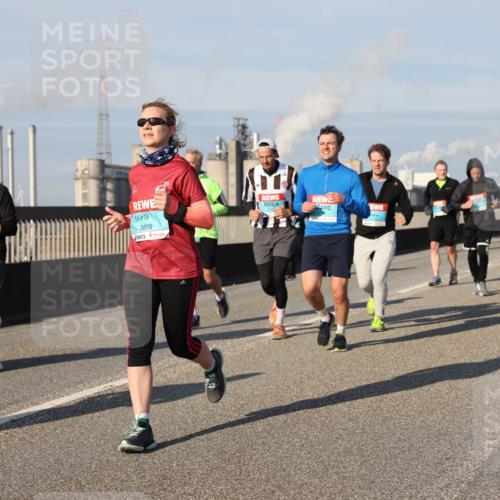 03.10.2025 - Köhlbrandbrückenlauf Lena Gebhardt http://msf.ph/oto/9142402 03.10.2025 10:00:15 Position 2 3839 meine-sportfotos.de