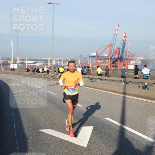 03.10.2025 - Köhlbrandbrückenlauf Yannick Fuchs http://msf.ph/oto/9142407 03.10.2025 08:28:01 Position 2 3590 meine-sportfotos.de
