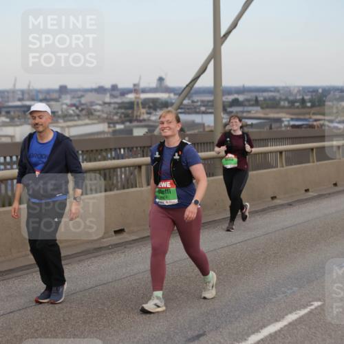03.10.2025 - Köhlbrandbrückenlauf Jannik Wohlers http://msf.ph/oto/9142408 03.10.2025 15:42:07 Position 1 8664 meine-sportfotos.de